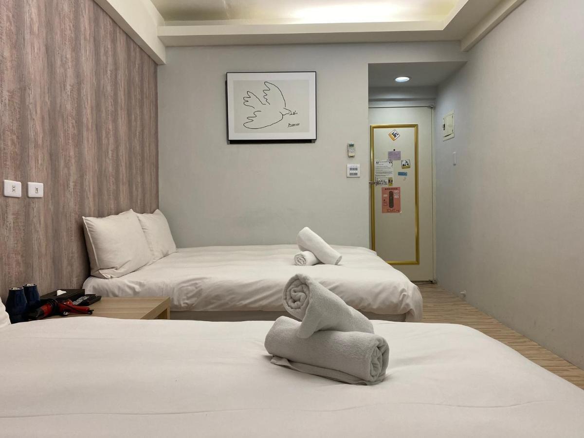 Fengjia Sleep Otel Taichung Dış mekan fotoğraf